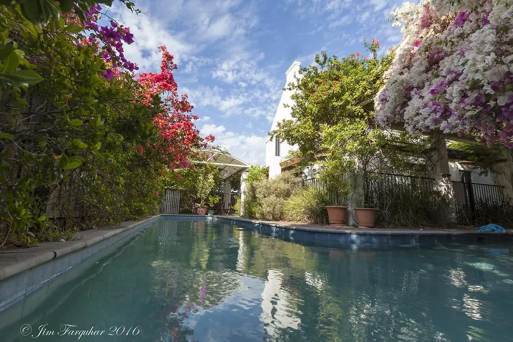 Aarn House B&B Airport Accommodation Perth Bed & Breakfast