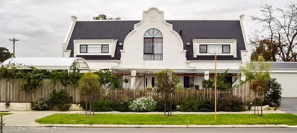 Aarn House B&B Airport Accommodation Perth 0*,