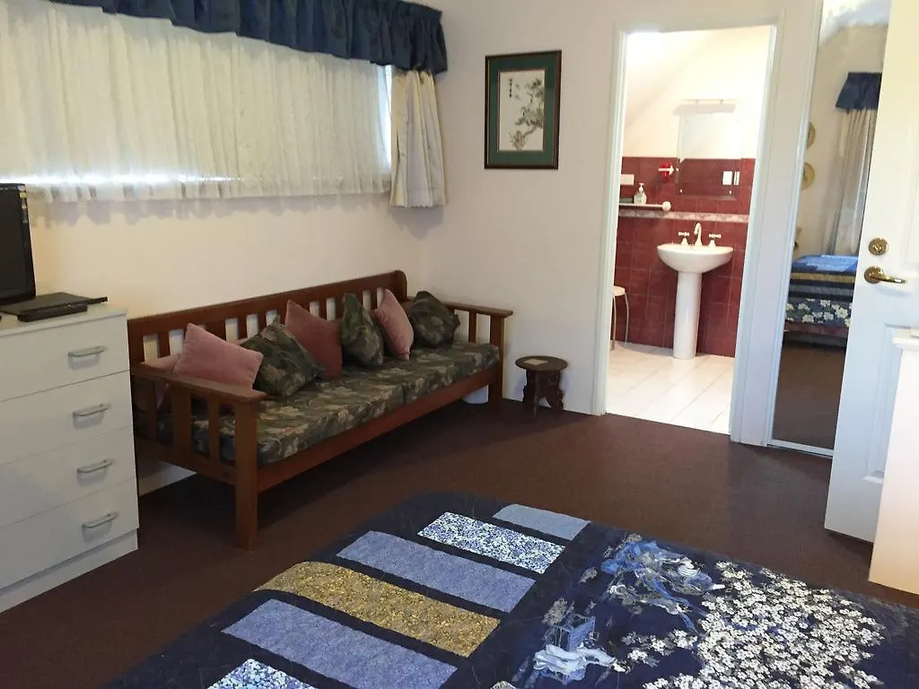 Bed & Breakfast Aarn House B&B Airport Accommodation Perth Australië