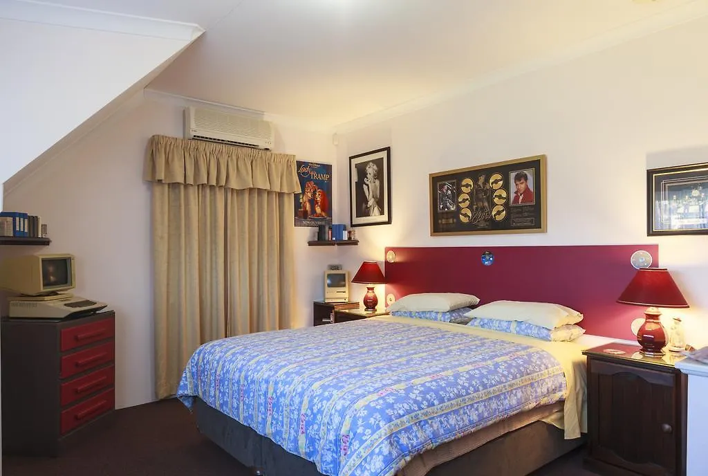 Aarn House B&B Airport Accommodation Perth Bed & Breakfast