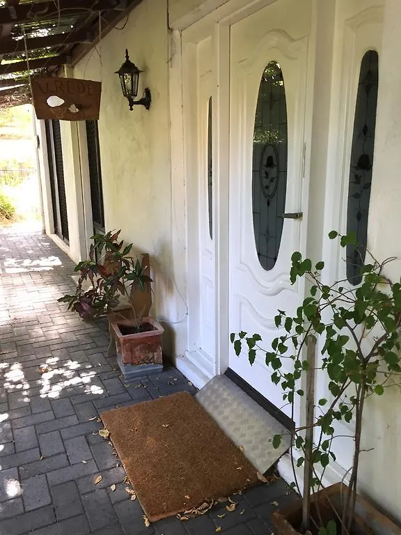 Bed & Breakfast Aarn House B&B Airport Accommodation Perth