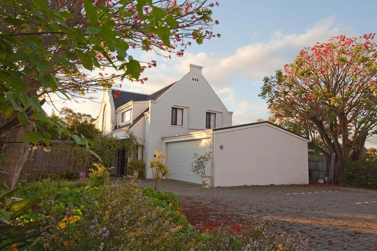Aarn House B&B Airport Accommodation Perth